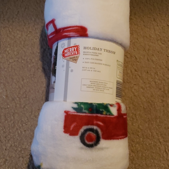 Merry Moments Holiday Throw - Picture 2 of 3